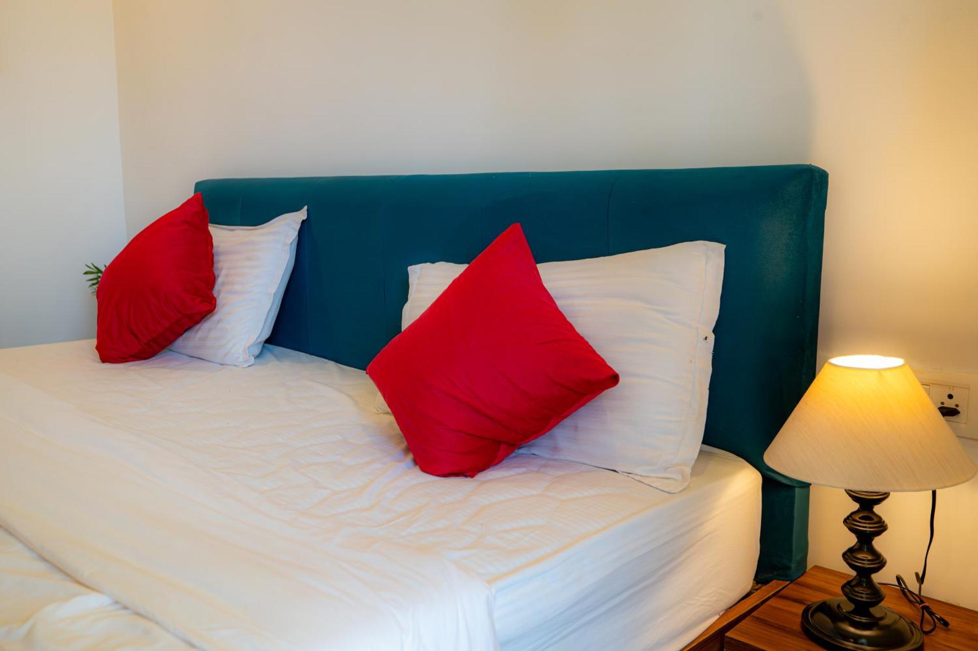 Morjim Sea Waves-Beach Front Hotel 外观 照片