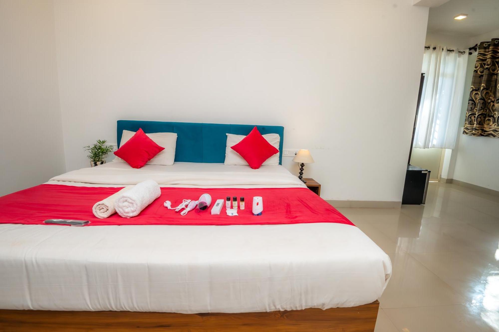 Morjim Sea Waves-Beach Front Hotel 外观 照片